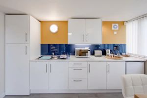Annex kitchen- click for photo gallery